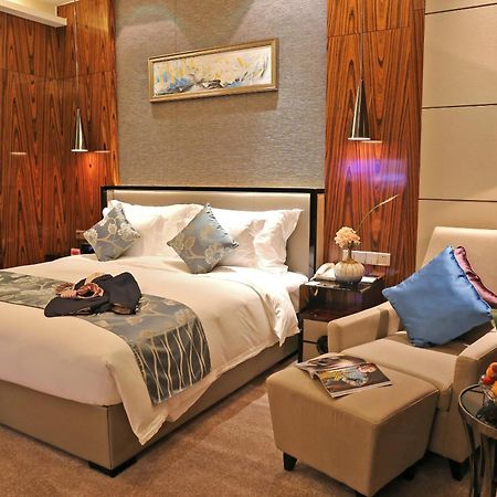 Ramada Plaza Liuzhou Liudong Hotel Exterior photo