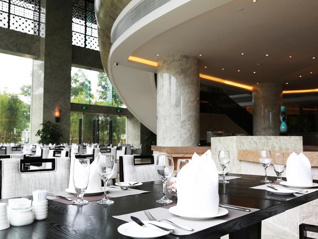 Ramada Plaza Liuzhou Liudong Hotel Exterior photo