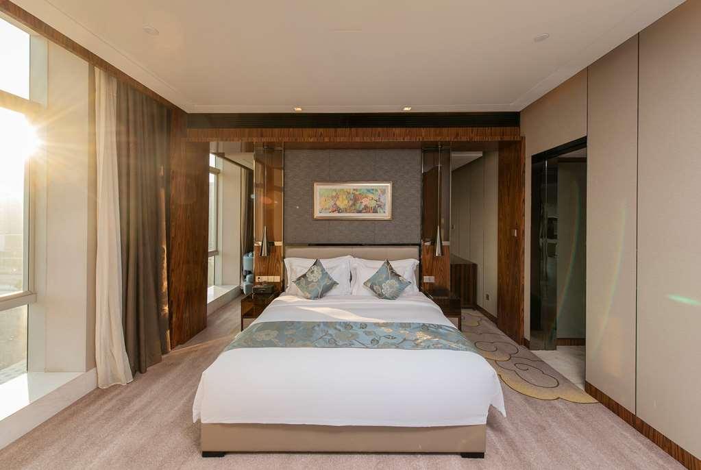 Ramada Plaza Liuzhou Liudong Hotel Exterior photo